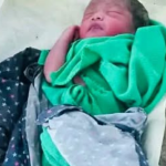 धनगढीमा झाडीबाट उद्धार गरिएको नवजात शिशु सम्बन्धी अनुसन्धान गर्दै प्रहरी