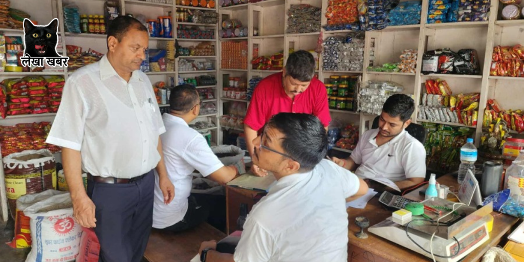 उदयपुरमा प्रशासनको छापामा व्यापारीको गोदामबाट बरामद गरिएको अनुदानको मल