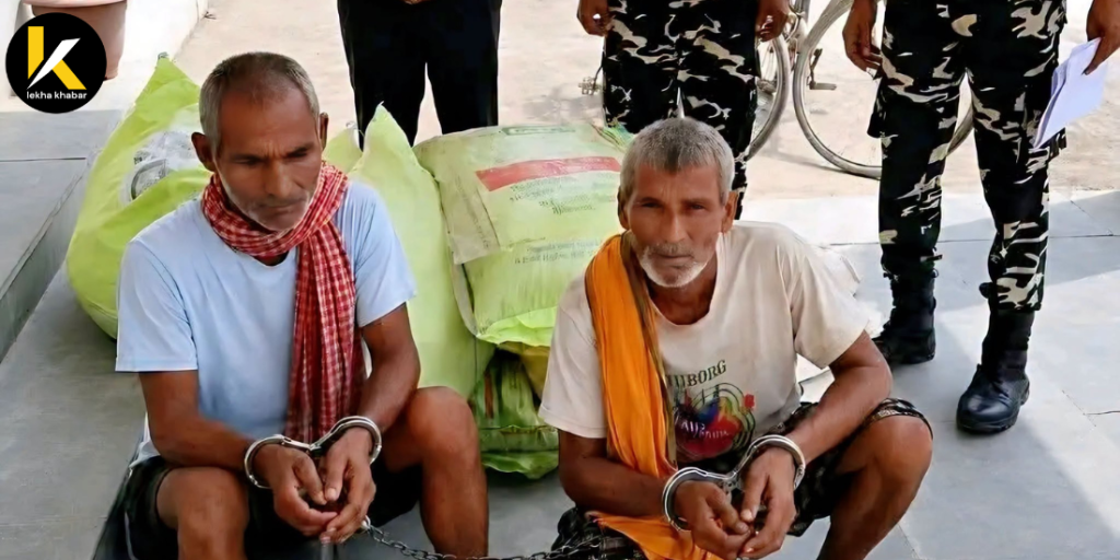 नेपालमा रासायनिक मल नपाएर भारतबाट मल ल्याउँदा भारतीय एसएसबी (SSB) को नियन्त्रणमा परेका सर्लाहीका किसान दाजुभाइ
